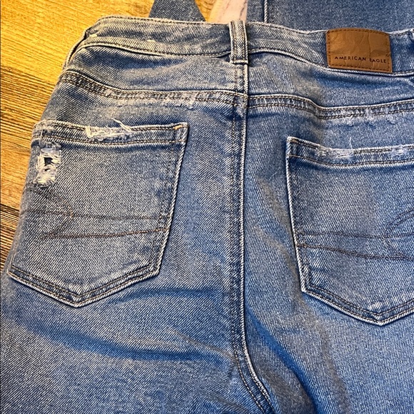 American Eagle Outfitters Light Blue Distressed Jeans - Picture 6 of 6